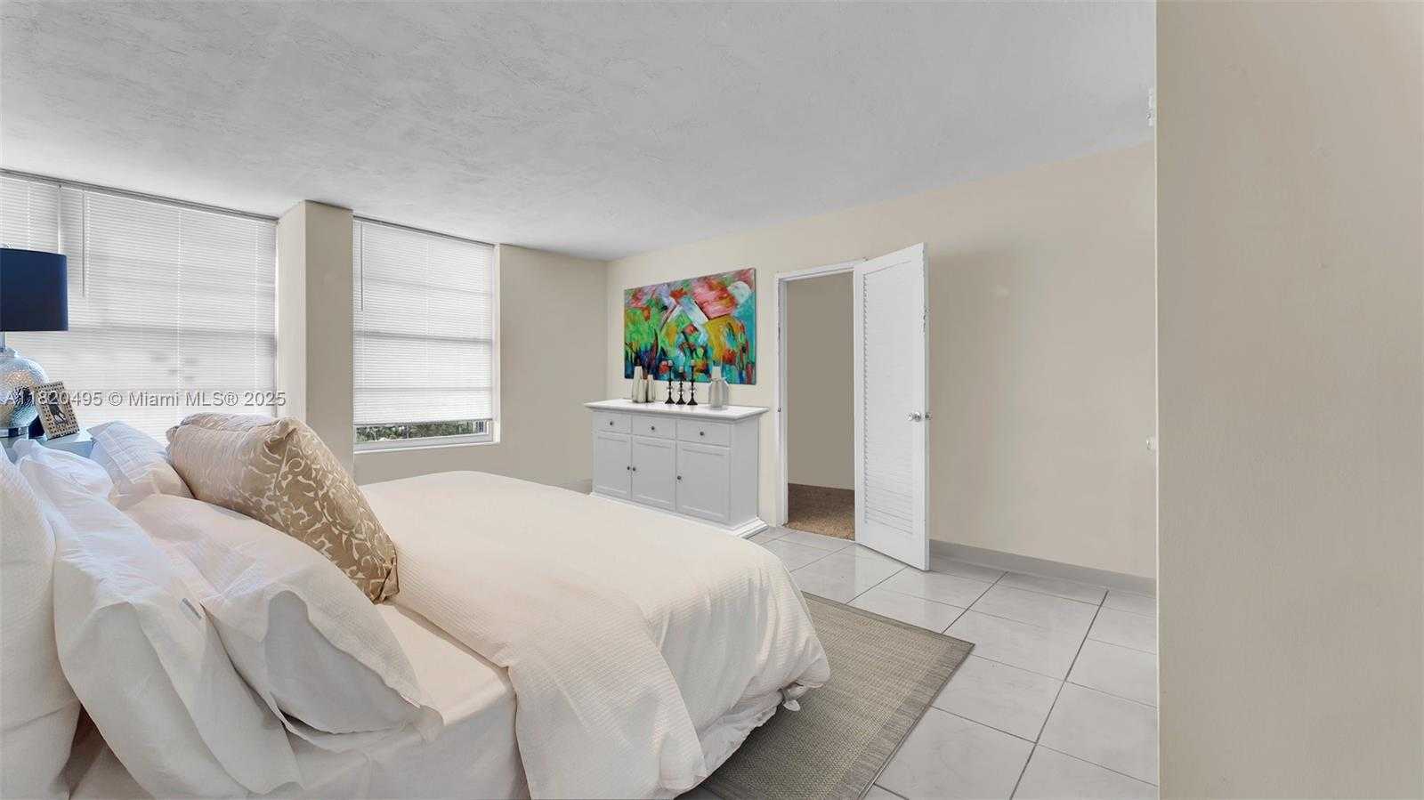 Small Image of 2899 COLLINS AVE #702, Miami Beach Number 10