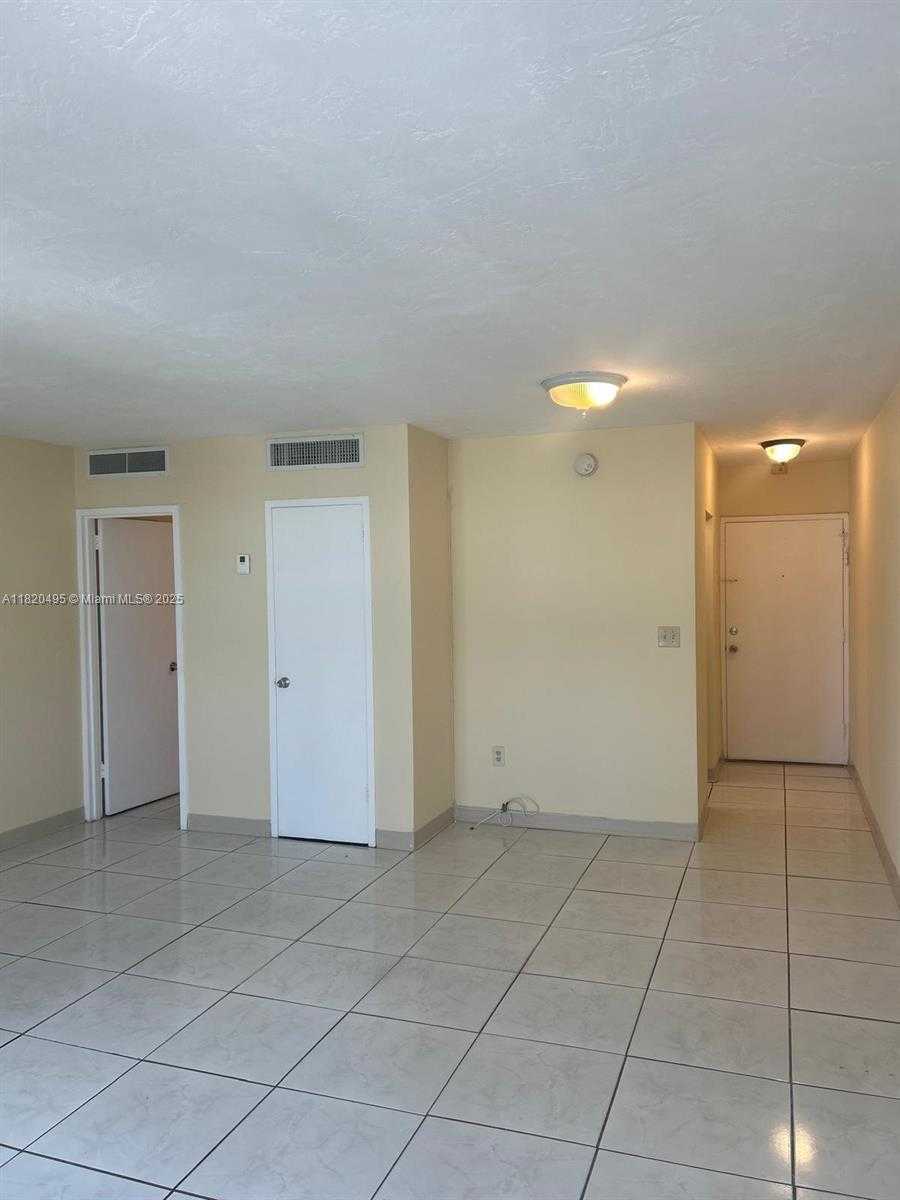 Small Image of 2899 COLLINS AVE #702, Miami Beach Number 19