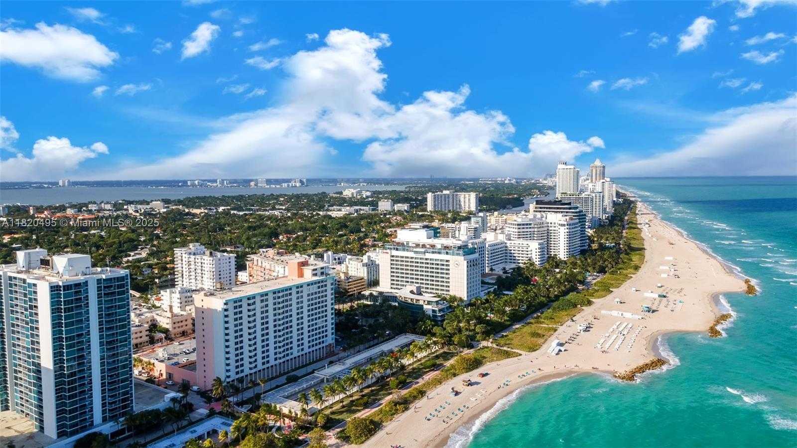 Small Image of 2899 COLLINS AVE #702, Miami Beach Number 3