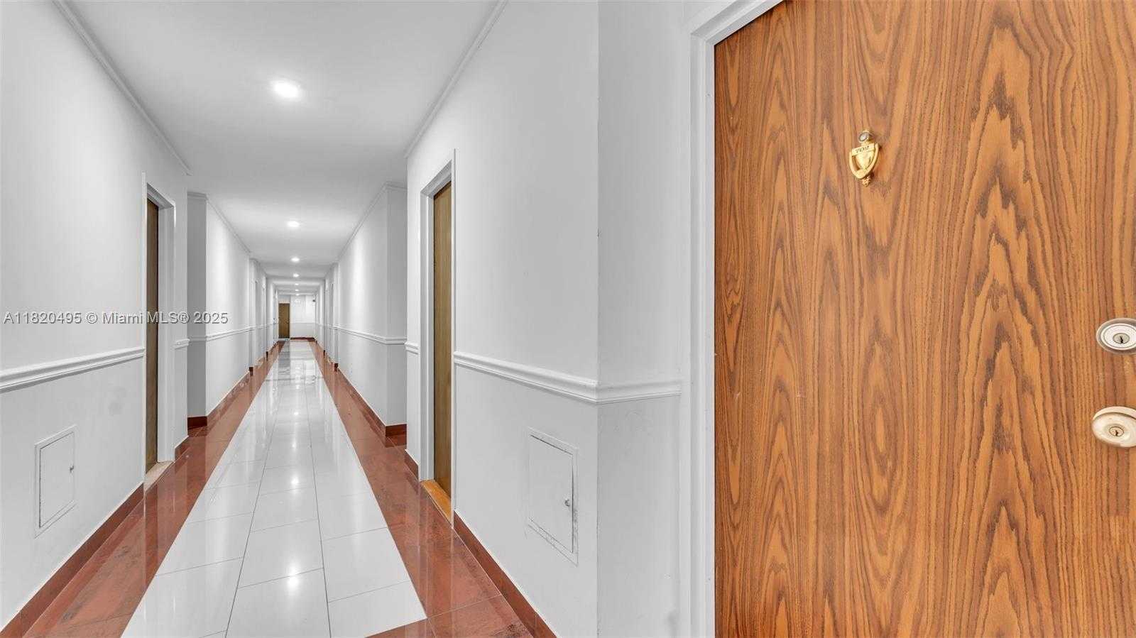 Small Image of 2899 COLLINS AVE #702, Miami Beach Number 8