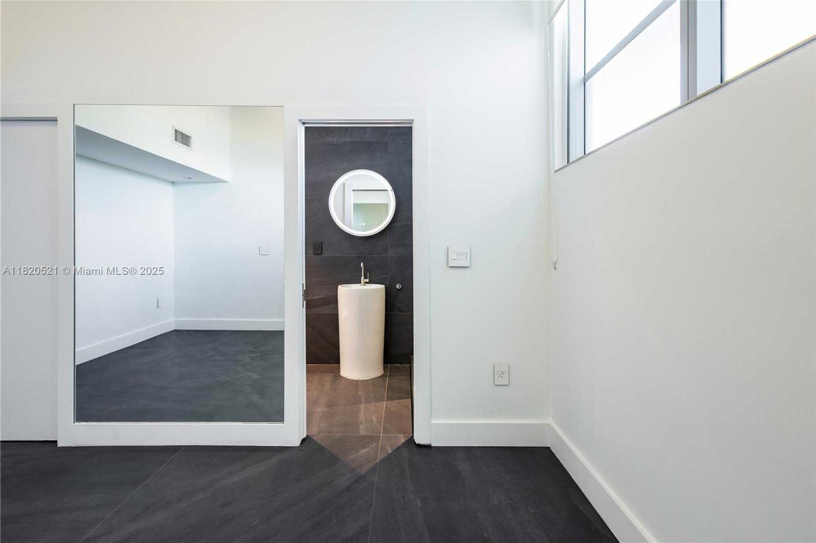 Small Image of 7934 WEST DR #1401, North Bay Village Number 3