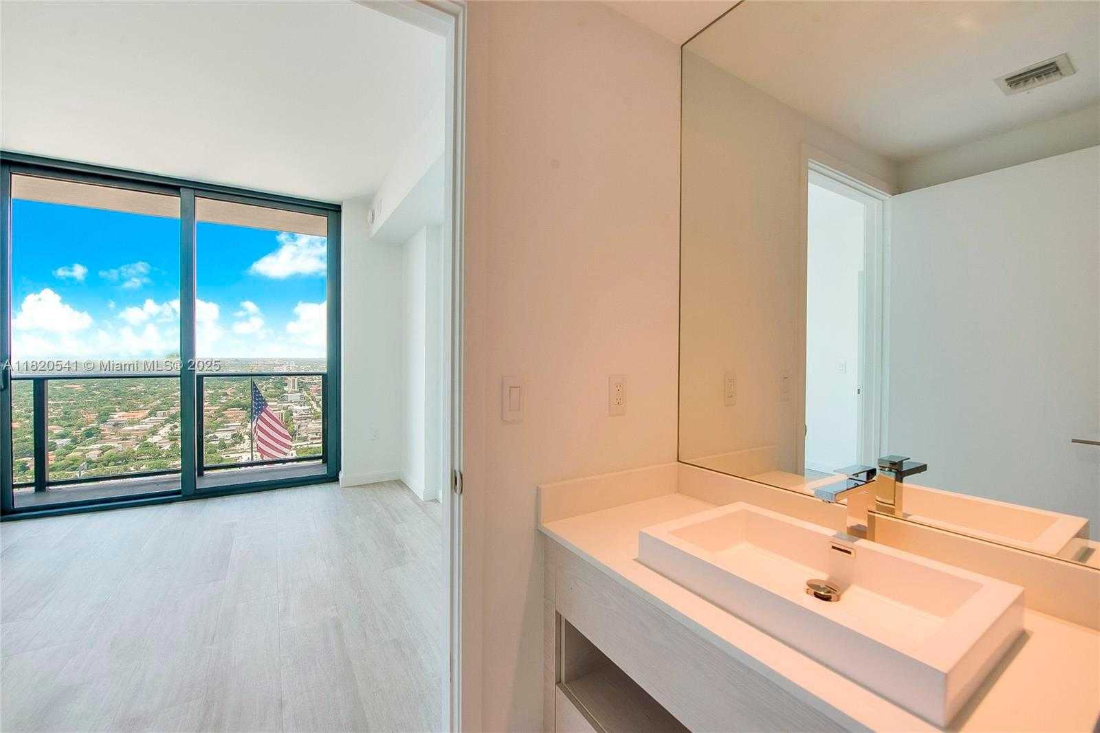 Small Image of 55 SOUTH WEST 9TH ST #3507, Miami Number 6