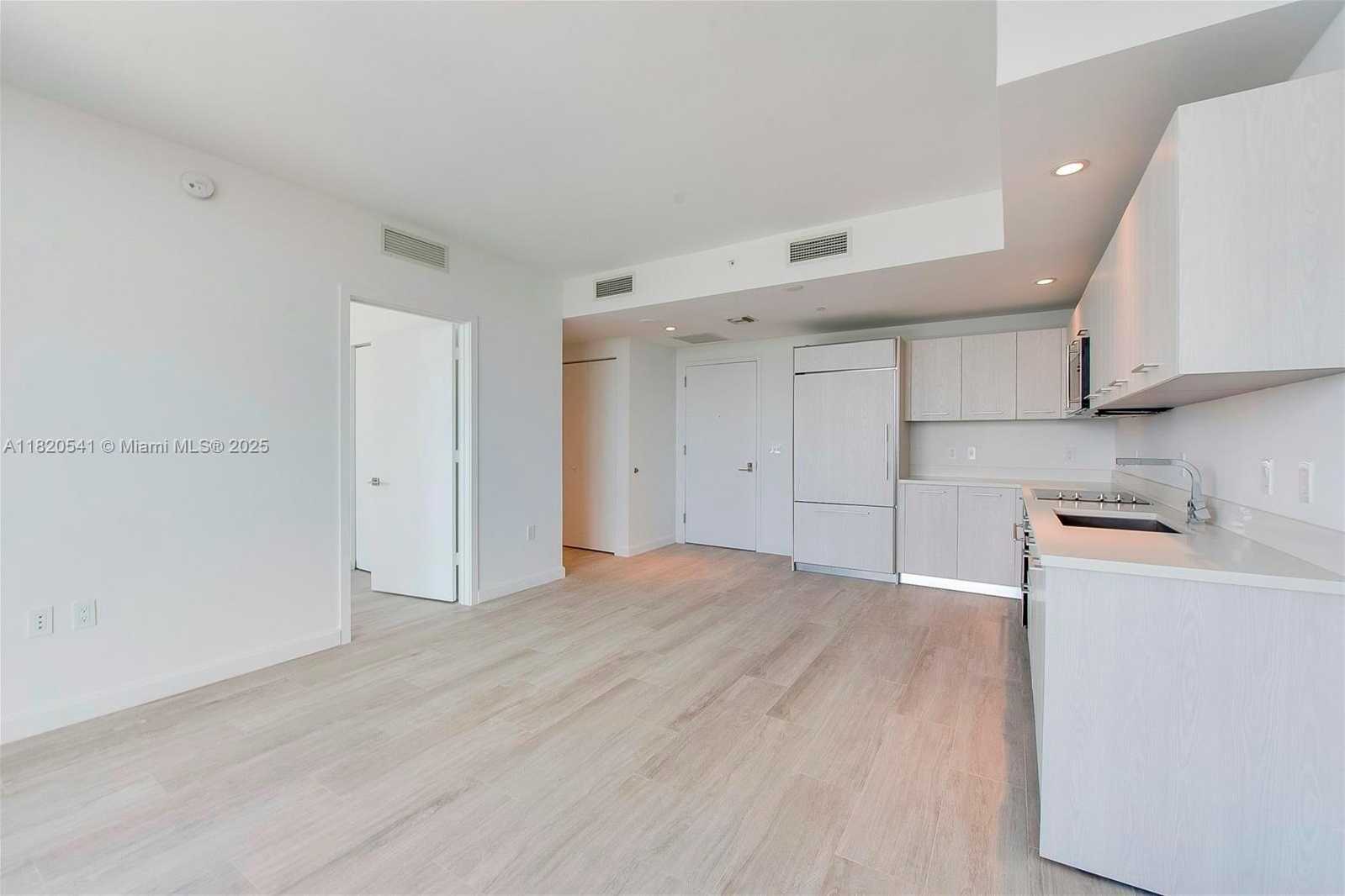 Small Image of 55 SOUTH WEST 9TH ST #3507, Miami Number 8