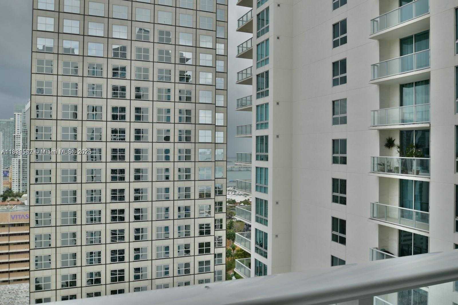 Small Image of 300 SOUTH BISCAYNE BLVD #T-3103, Miami Number 12