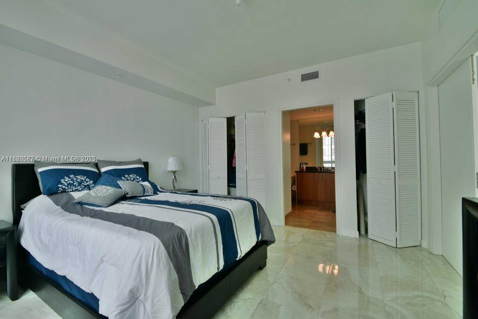 Small Image of 300 SOUTH BISCAYNE BLVD #T-3103, Miami Number 6