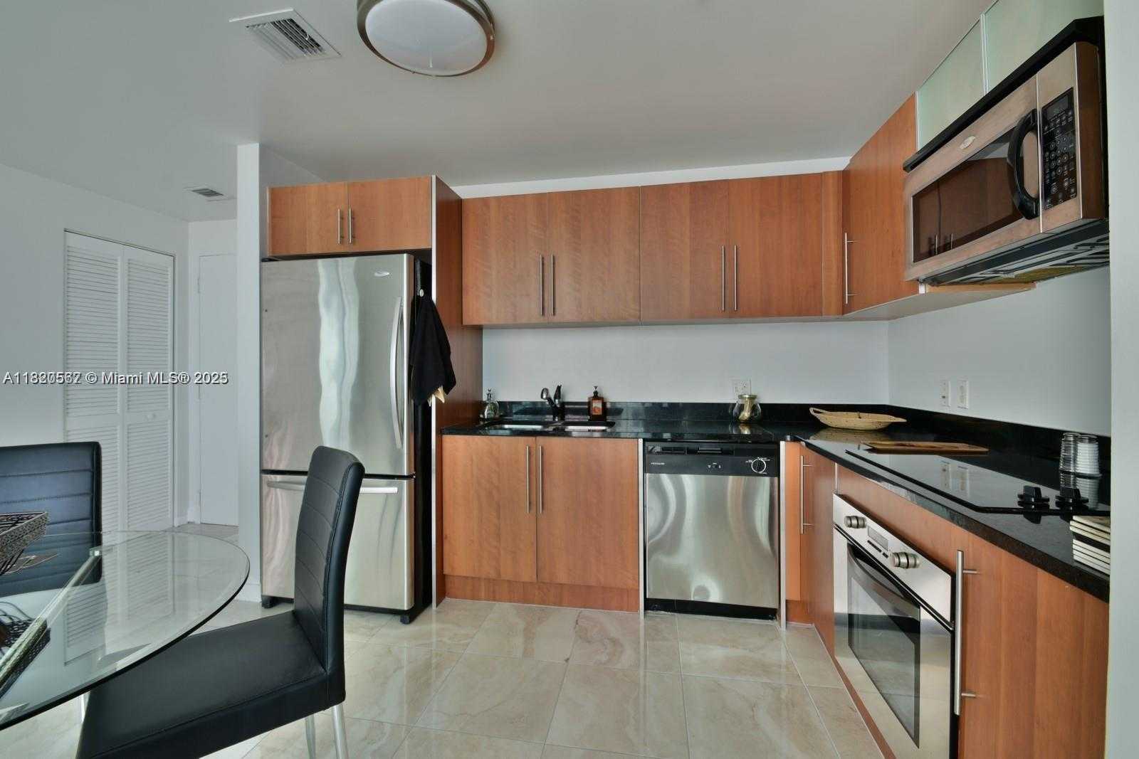 Small Image of 300 SOUTH BISCAYNE BLVD #T-3103, Miami Number 9