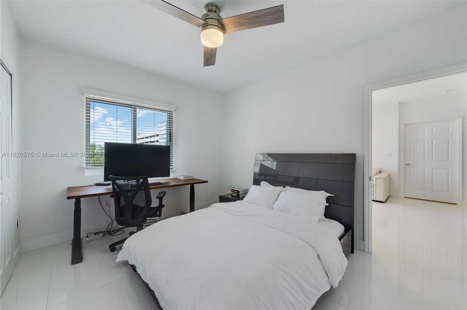 Small Image of 3500 CORAL WAY #604, Miami Number 15