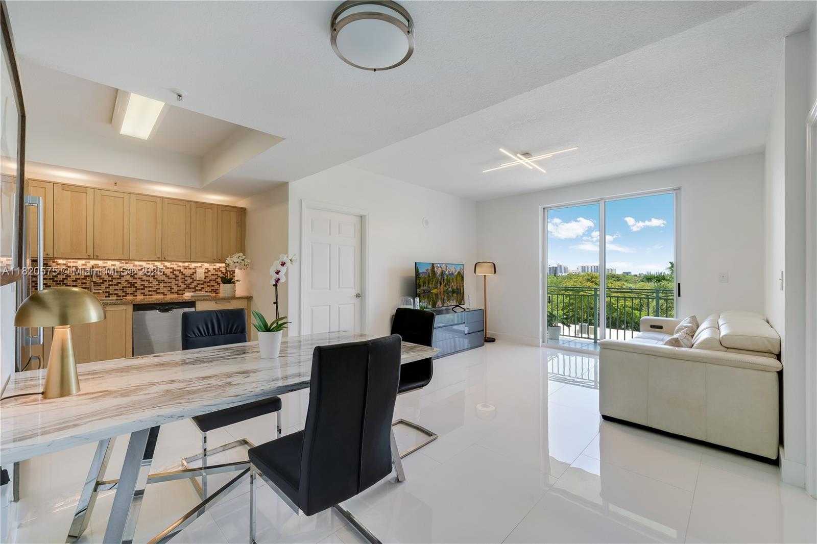 Small Image of 3500 CORAL WAY #604, Miami Number 3