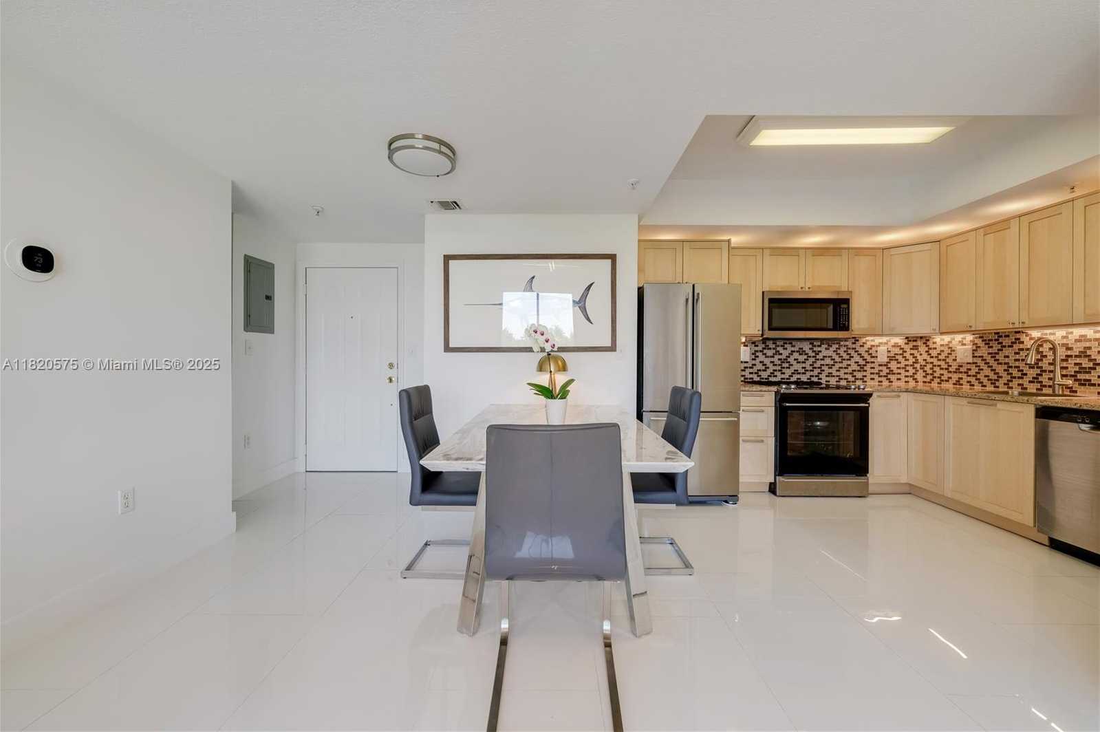 Small Image of 3500 CORAL WAY #604, Miami Number 6