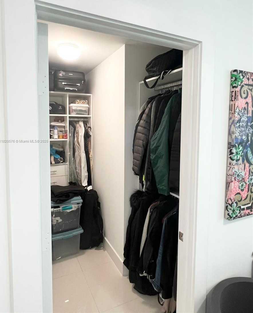 Small Image of 900 BISCAYNE BLVD #3309, Miami Number 13