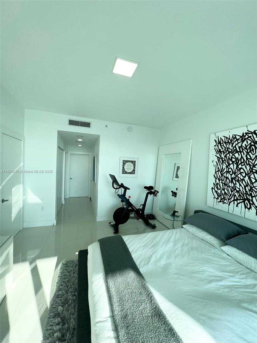 Small Image of 900 BISCAYNE BLVD #3309, Miami Number 3