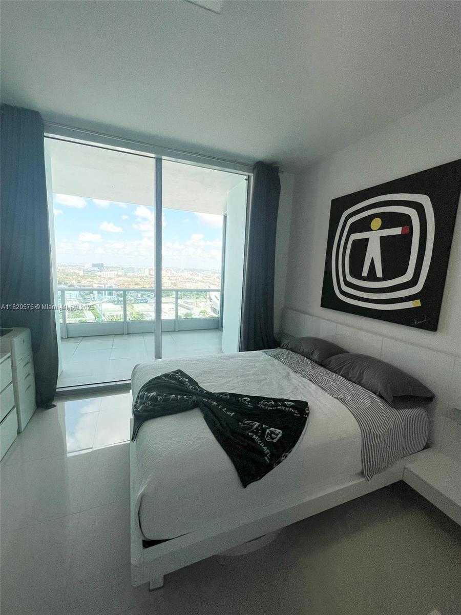 Small Image of 900 BISCAYNE BLVD #3309, Miami Number 5