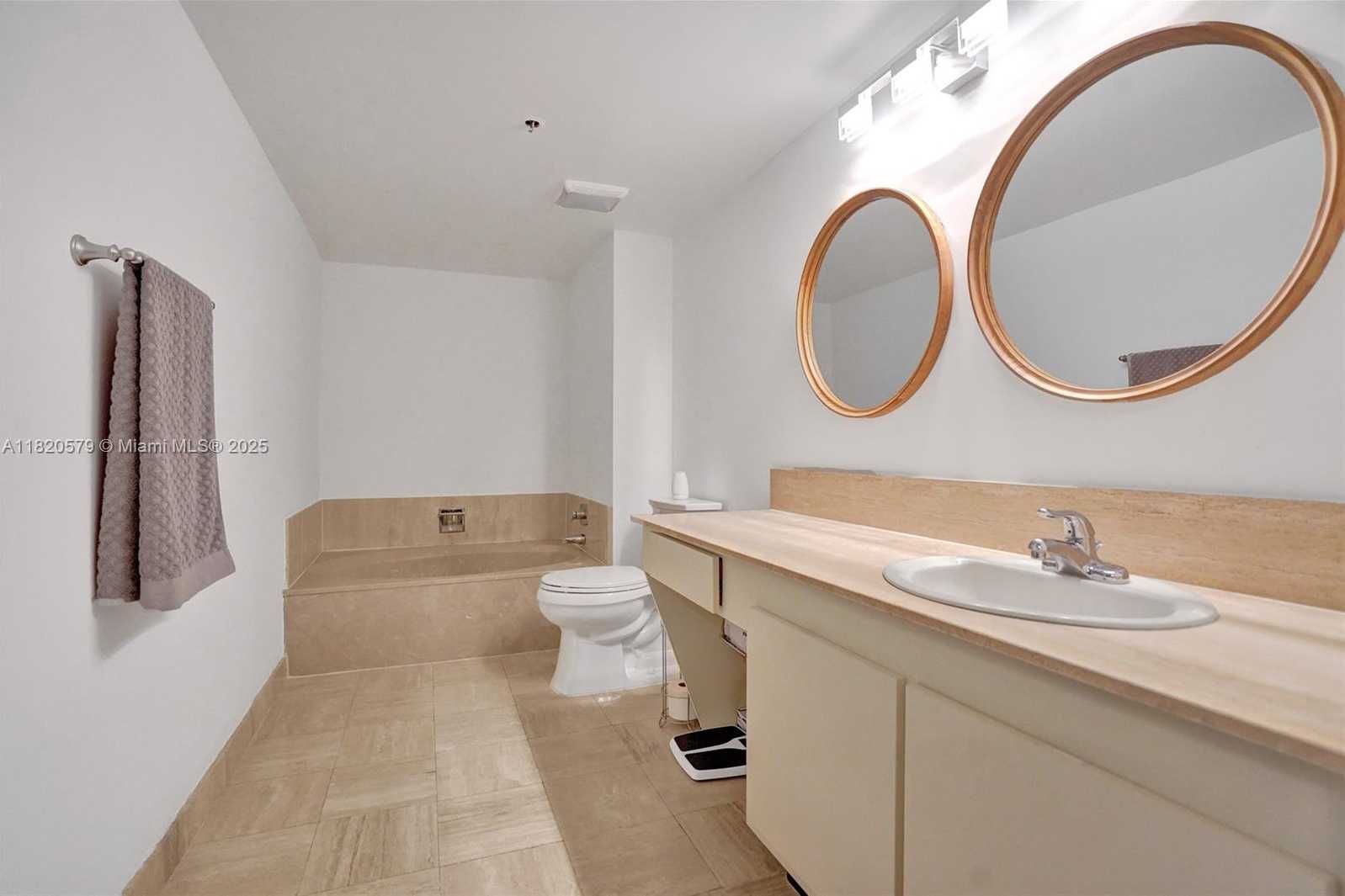 Small Image of 1201 SOUTH OCEAN DR #701S, Hollywood Number 26