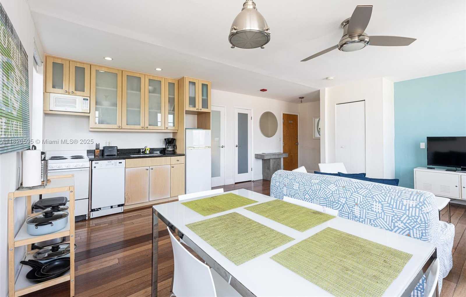 Small Image of 420 15TH ST #307, Miami Beach Number 10