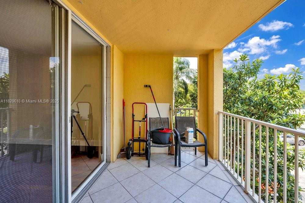 Small Image of 19555 E Country Club Dr, Aventura, FL 33180, USA Number 13