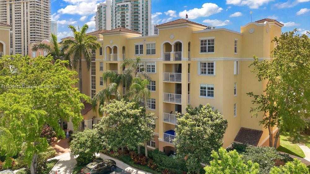 Small Image of 19555 E Country Club Dr, Aventura, FL 33180, USA Number 18