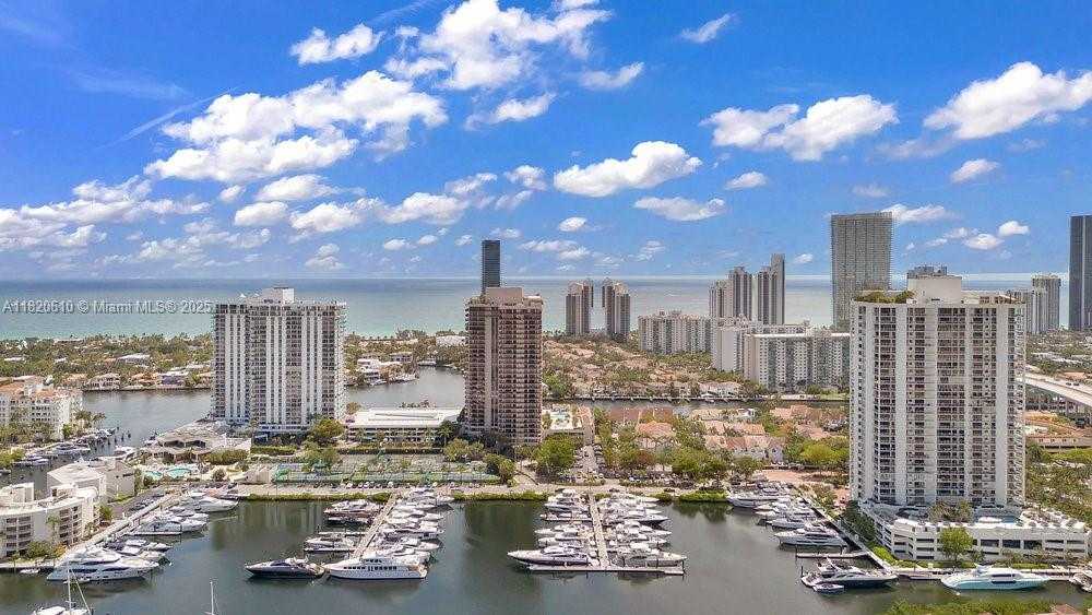 Small Image of 19555 E Country Club Dr, Aventura, FL 33180, USA Number 20