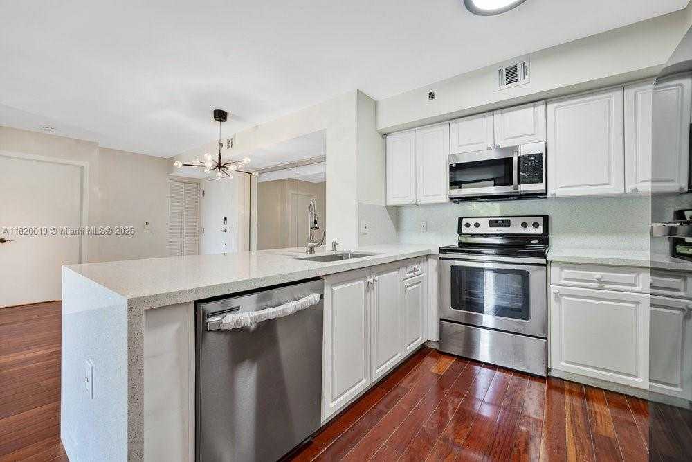 Small Image of 19555 E Country Club Dr, Aventura, FL 33180, USA Number 26