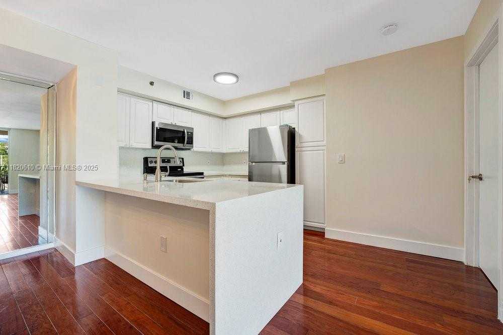 Small Image of 19555 E Country Club Dr, Aventura, FL 33180, USA Number 27