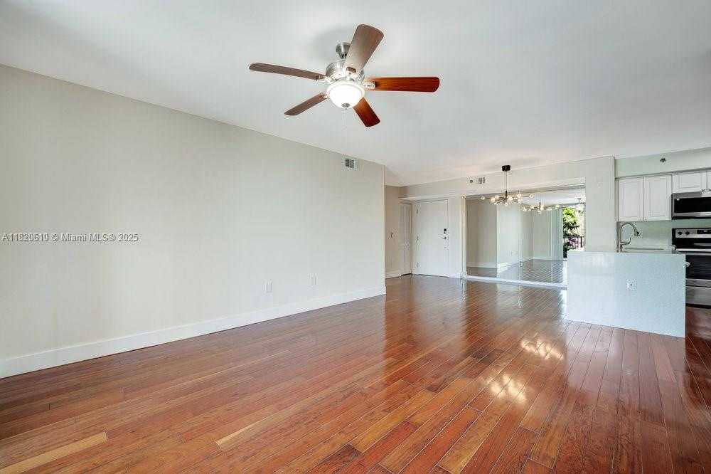 Small Image of 19555 E Country Club Dr, Aventura, FL 33180, USA Number 30