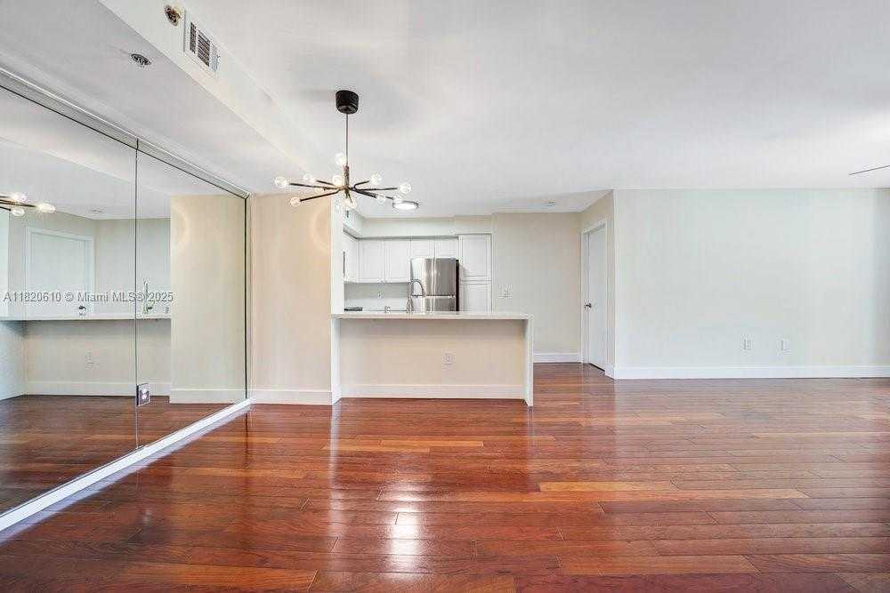 Small Image of 19555 E Country Club Dr, Aventura, FL 33180, USA Number 34