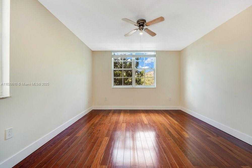 Small Image of 19555 E Country Club Dr, Aventura, FL 33180, USA Number 36