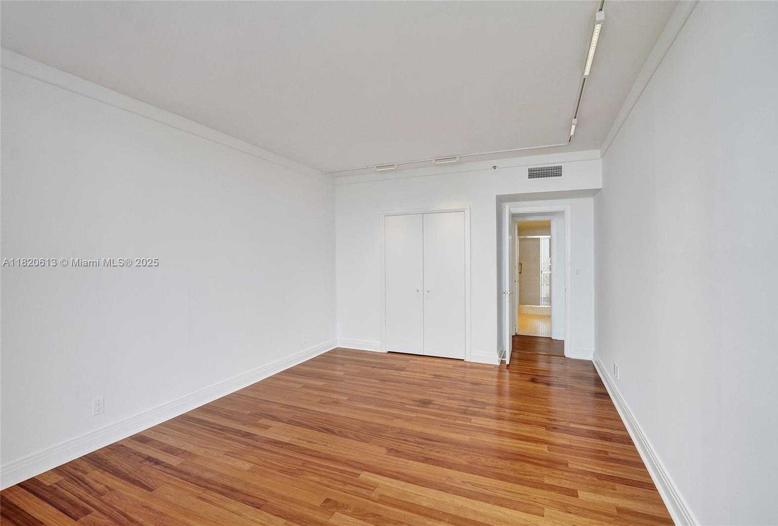 Small Image of 20281 EAST COUNTRY CLUB DR #2303, Aventura Number 24