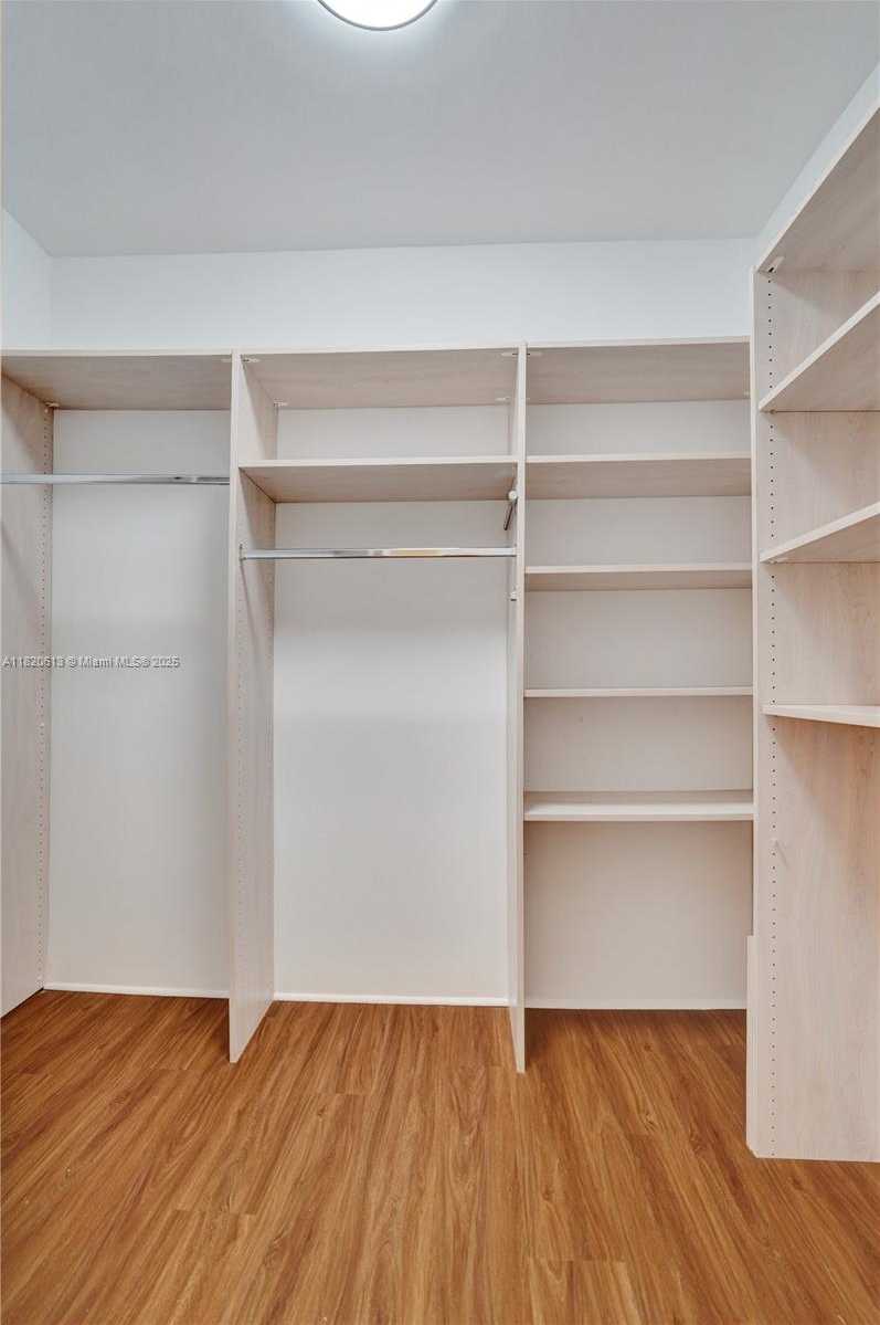 Small Image of 20281 EAST COUNTRY CLUB DR #2303, Aventura Number 27