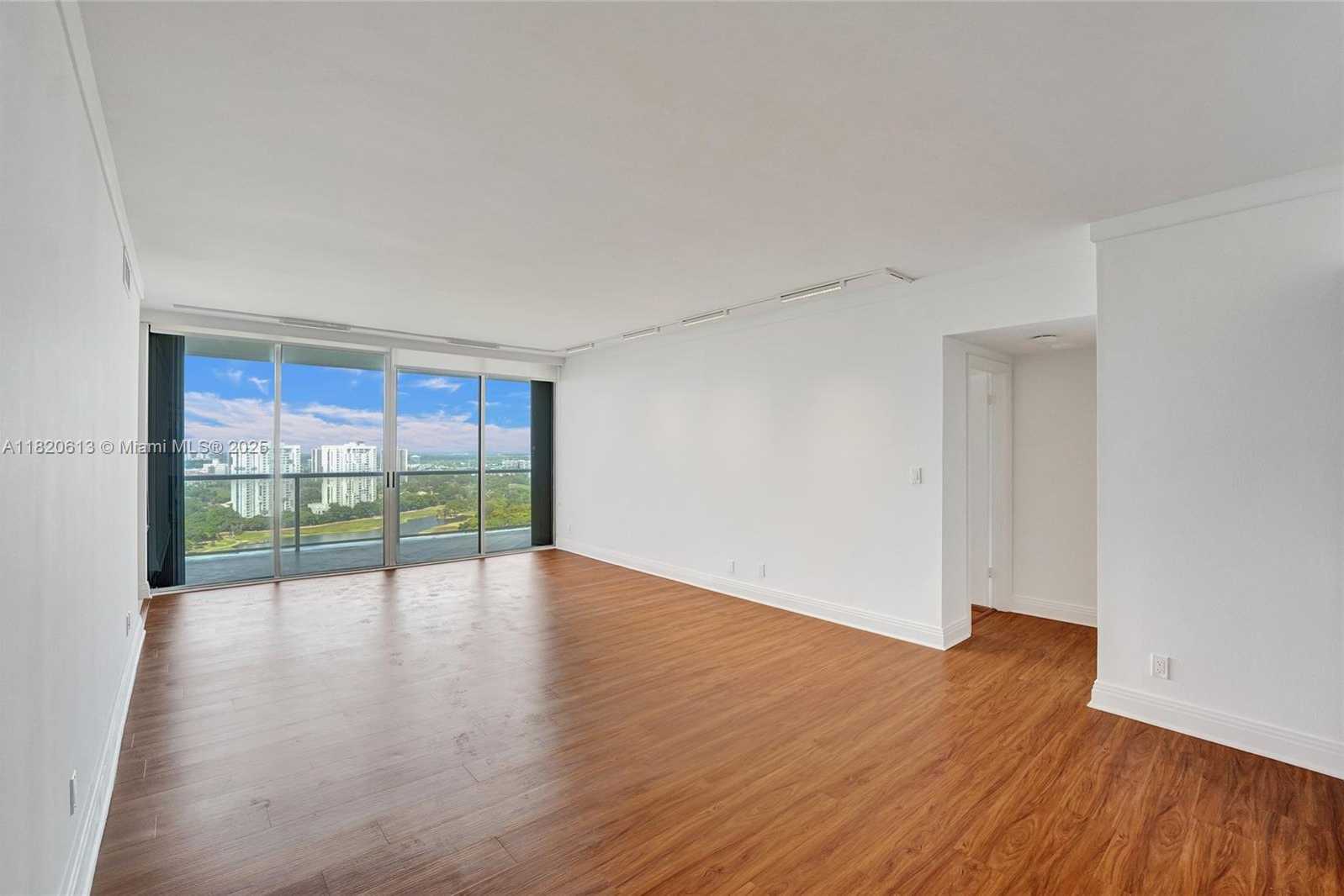 Small Image of 20281 EAST COUNTRY CLUB DR #2303, Aventura Number 3