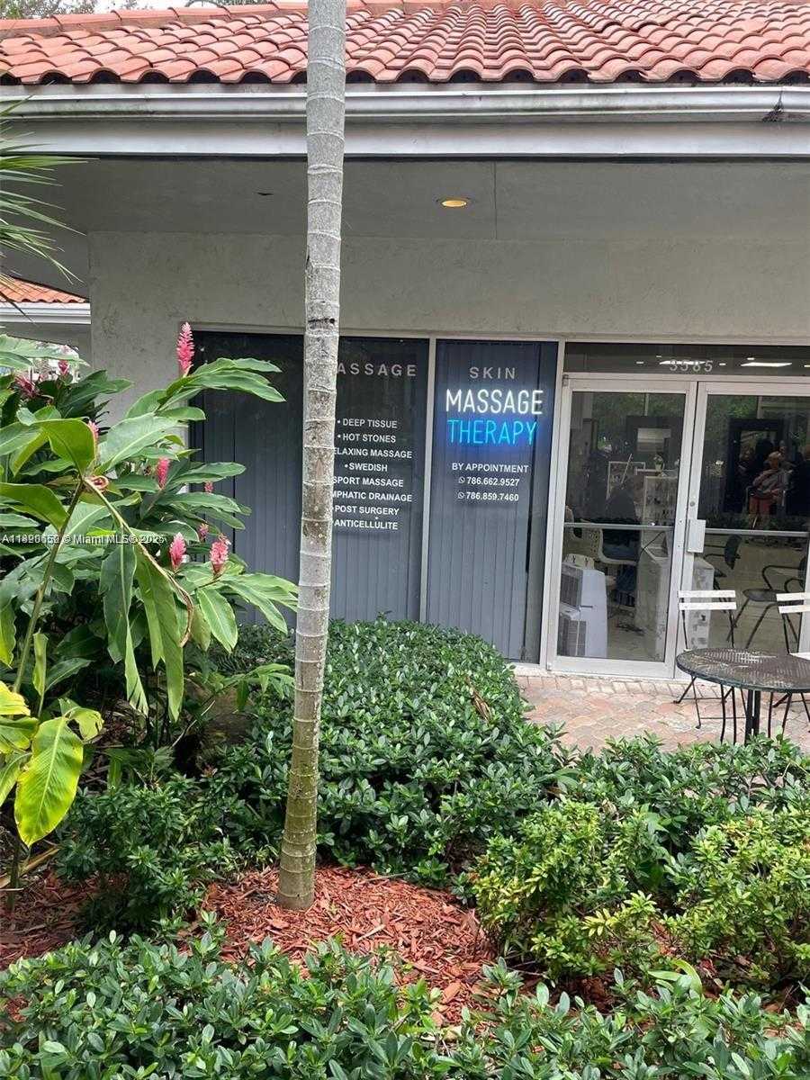 Small Image of 3530 MYSTIC POINTE DR #3104, Aventura Number 82
