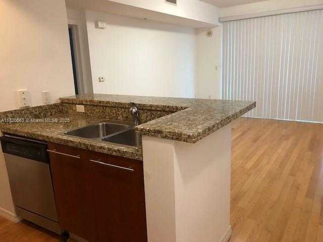 Small Image of 110 WASHINGTON AVE #2313, Miami Beach Number 5