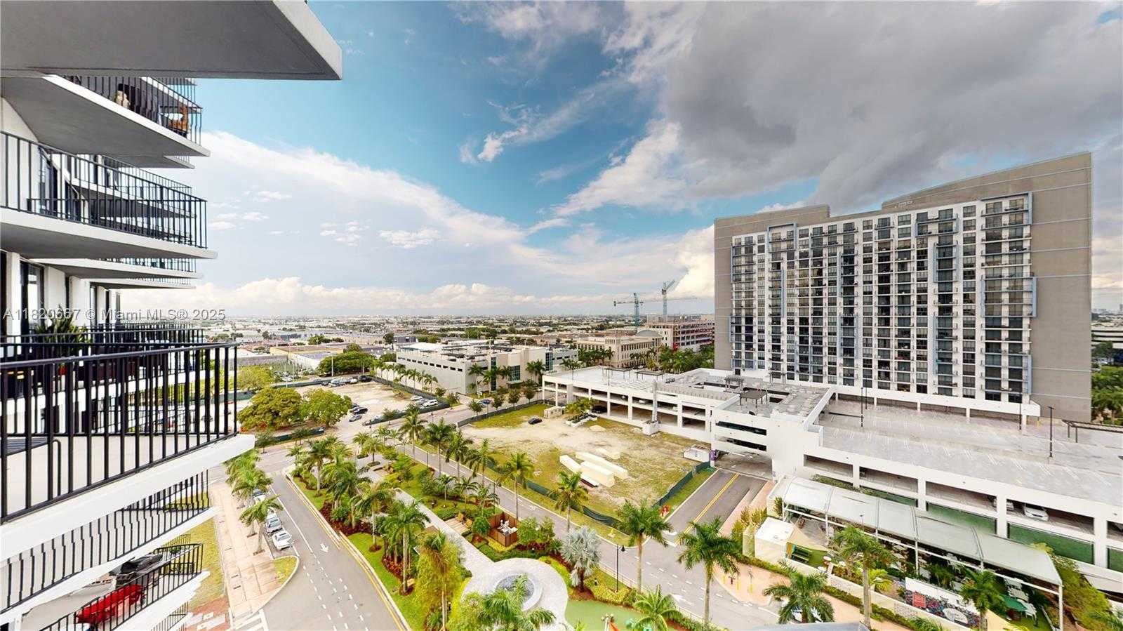 Small Image of 5300 PASEO BLVD #1005, Doral Number 18