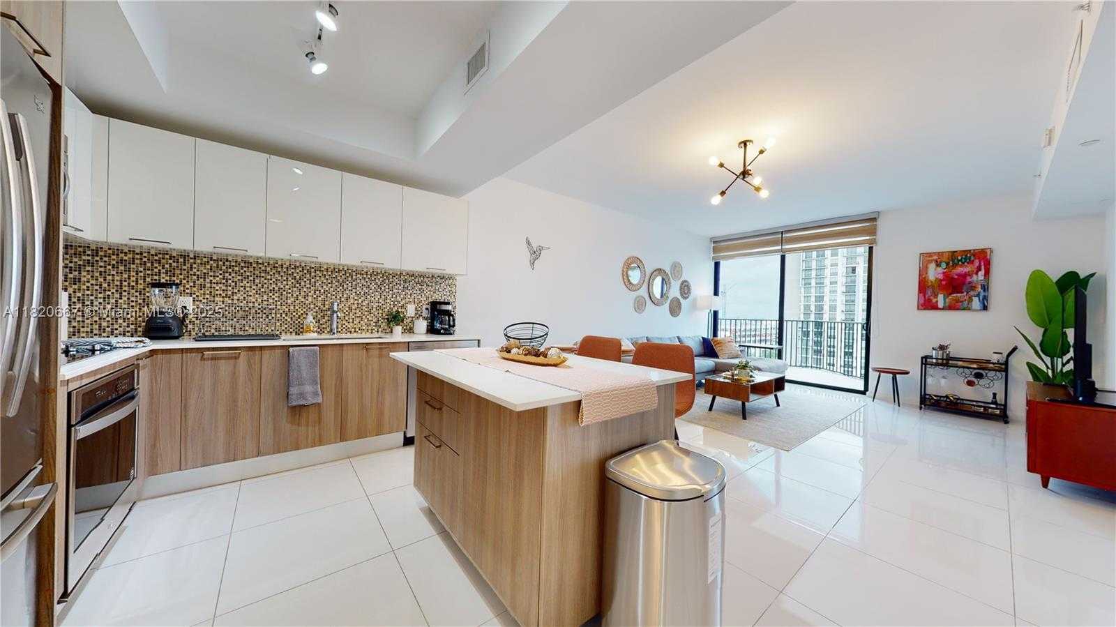Small Image of 5300 PASEO BLVD #1005, Doral Number 2