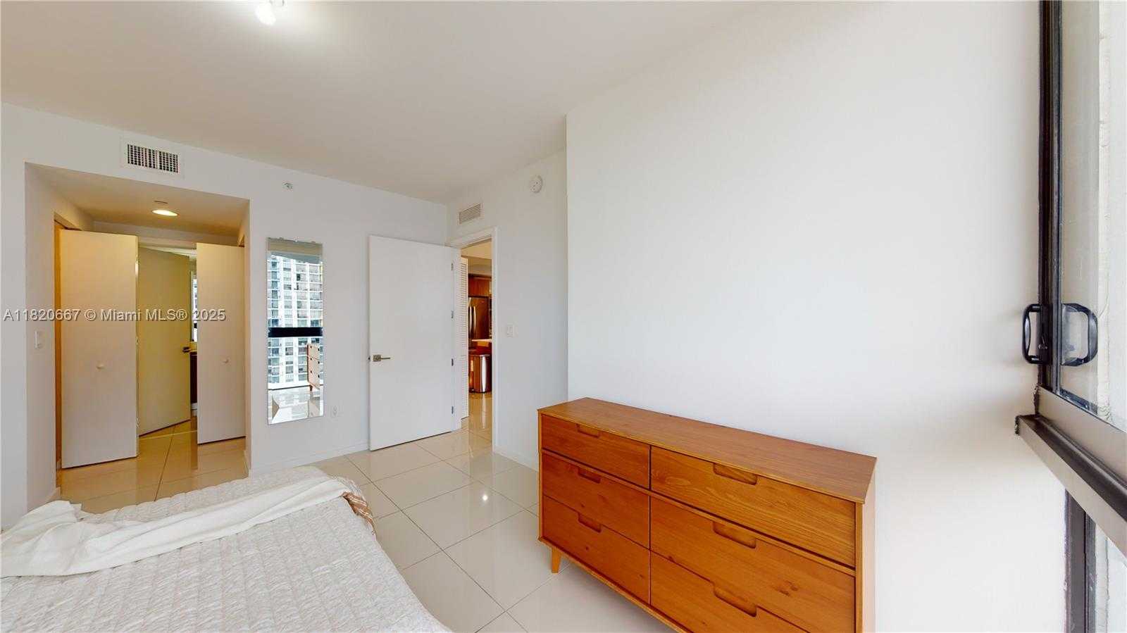 Small Image of 5300 PASEO BLVD #1005, Doral Number 22