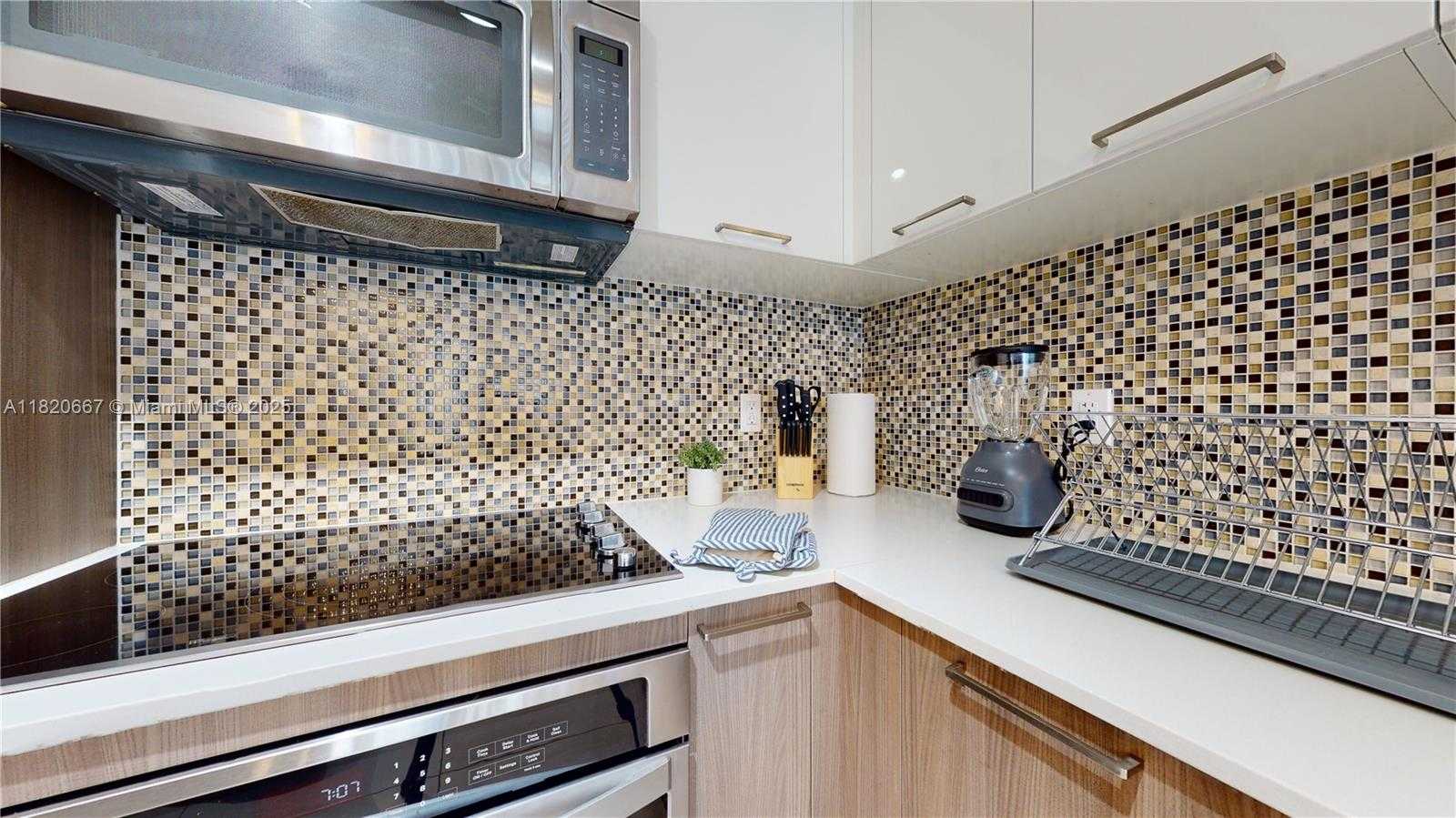 Small Image of 5300 PASEO BLVD #1005, Doral Number 4