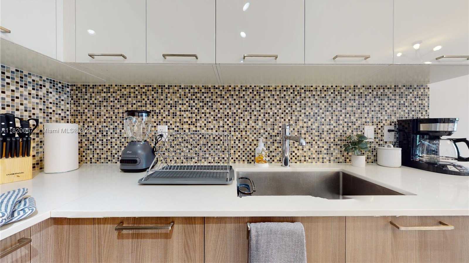 Small Image of 5300 PASEO BLVD #1005, Doral Number 5