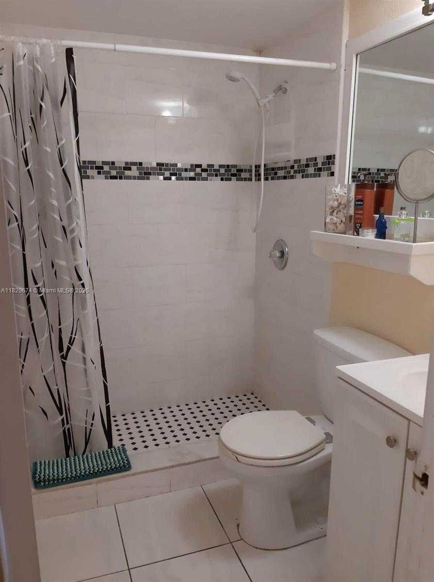 Small Image of 1255 WEST 49TH PL #H204, Hialeah Number 10