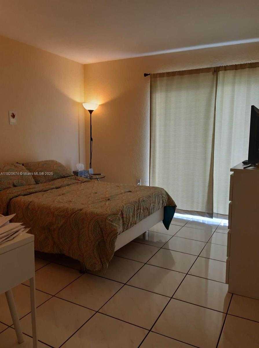 Small Image of 1255 WEST 49TH PL #H204, Hialeah Number 11