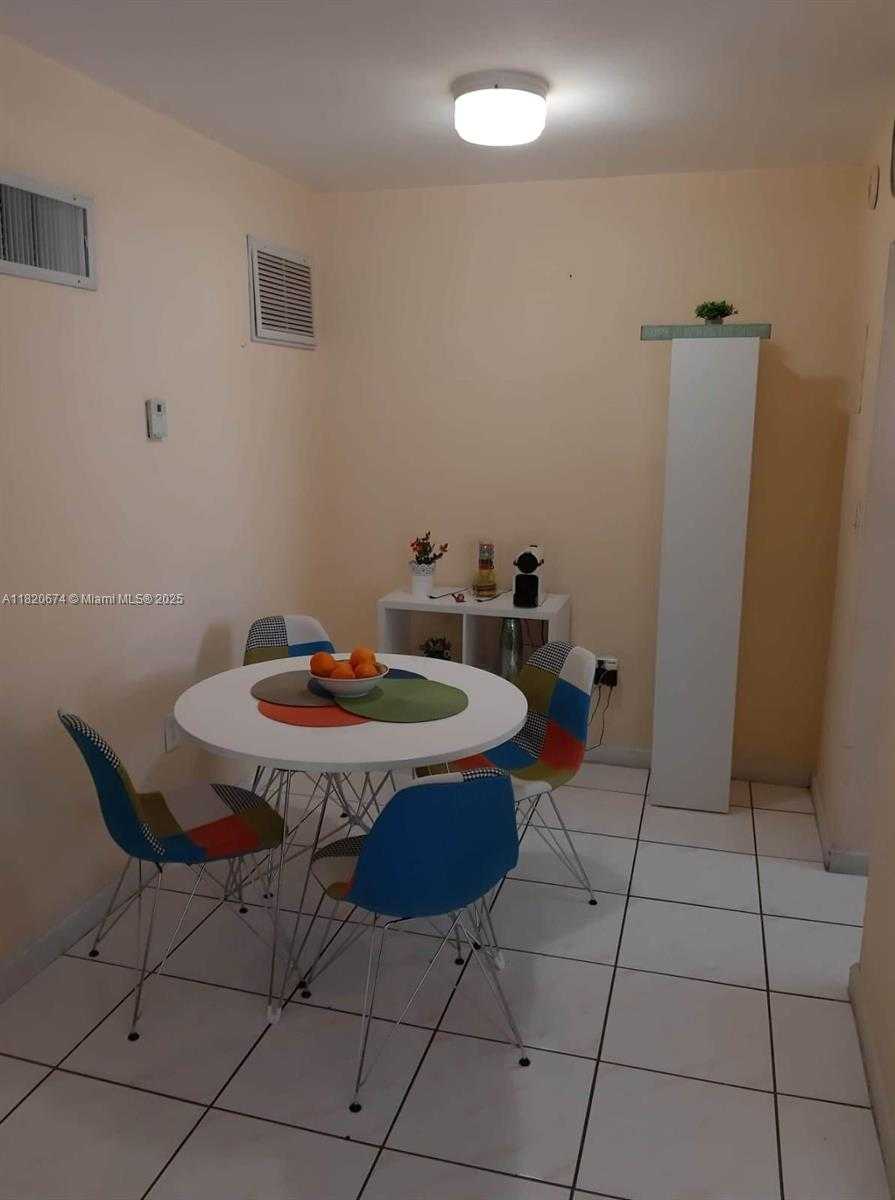Small Image of 1255 WEST 49TH PL #H204, Hialeah Number 3