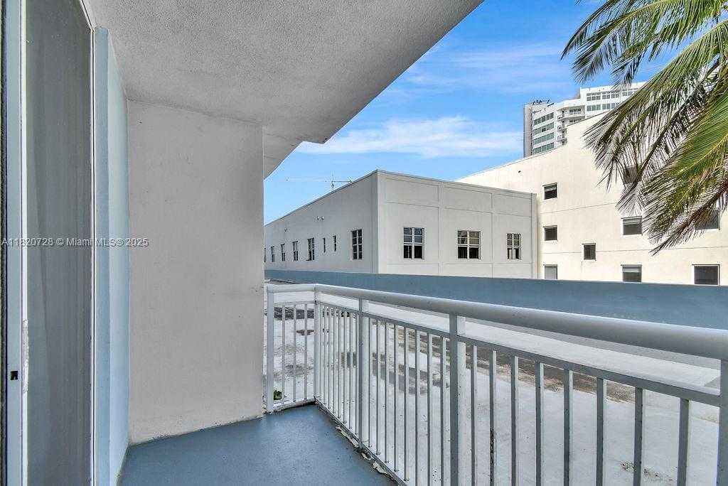 Small Image of 6969 COLLINS AVE #411, Miami Beach Number 12