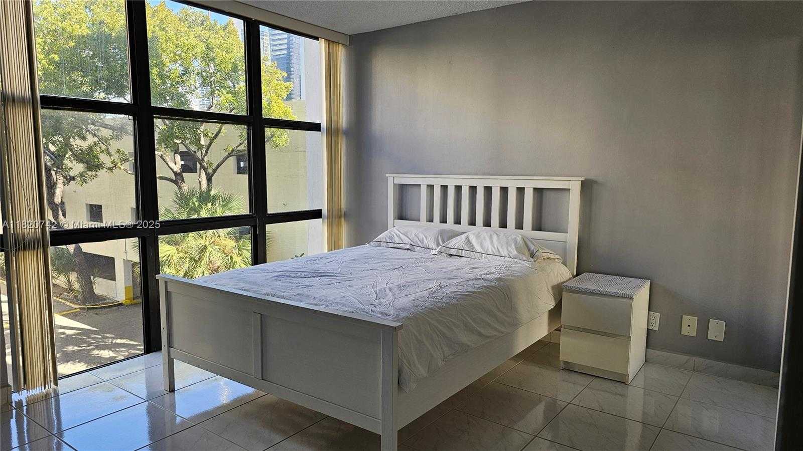 Small Image of 17011 NORTH BAY RD #308, Sunny Isles Beach Number 10