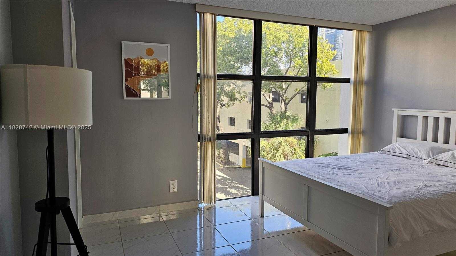 Small Image of 17011 NORTH BAY RD #308, Sunny Isles Beach Number 12