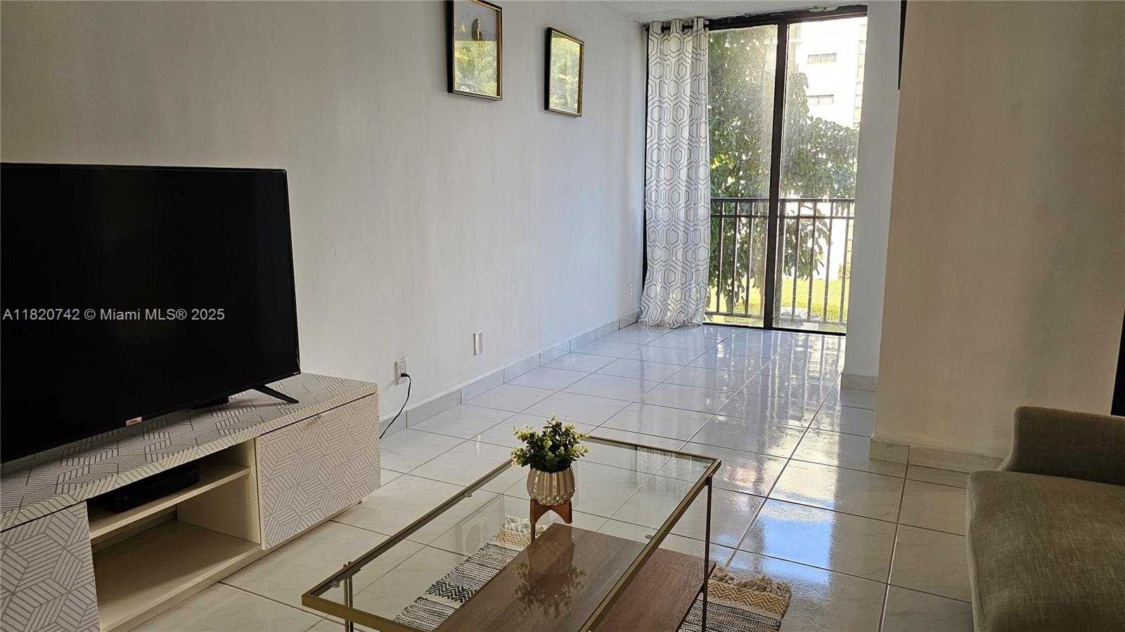 Small Image of 17011 NORTH BAY RD #308, Sunny Isles Beach Number 3