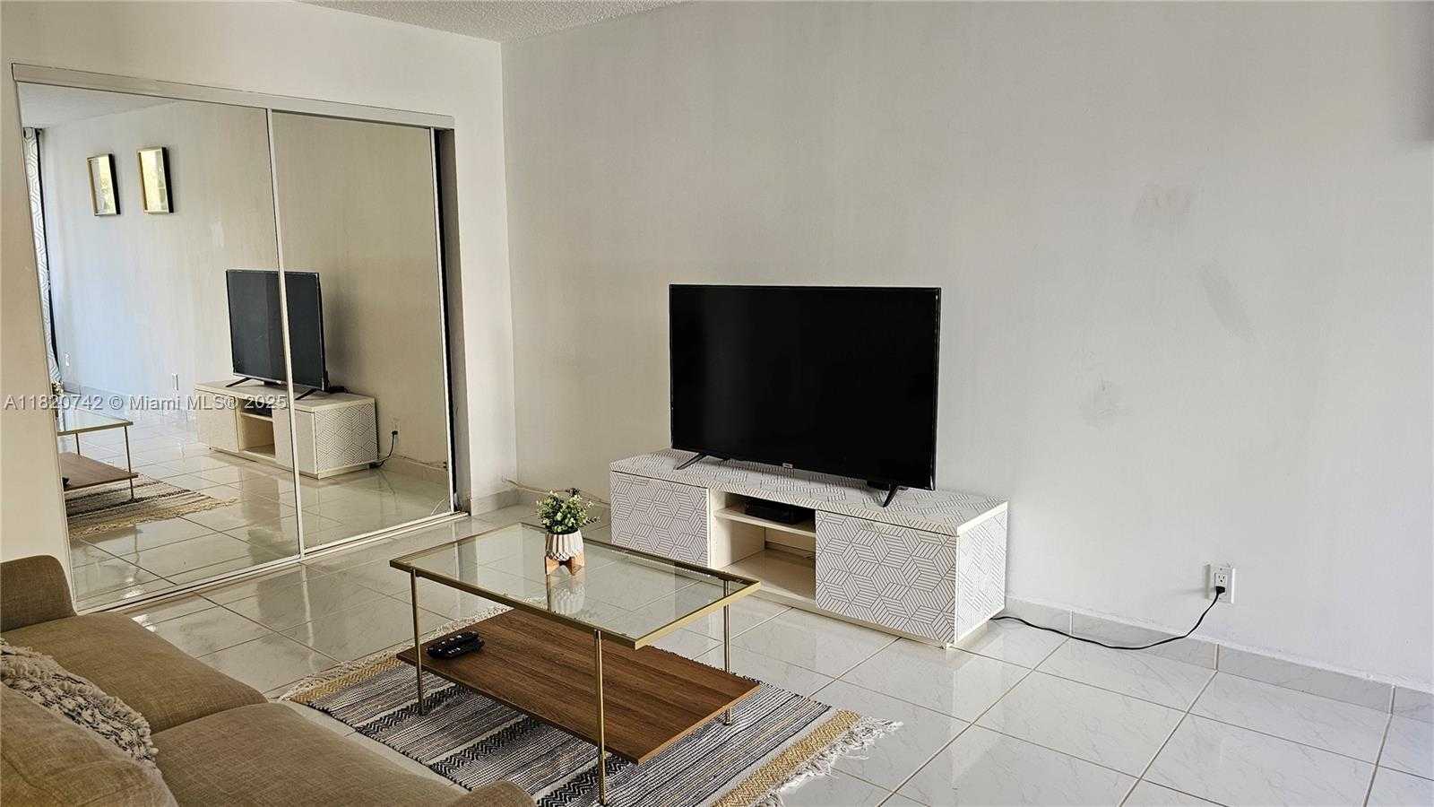 Small Image of 17011 NORTH BAY RD #308, Sunny Isles Beach Number 6