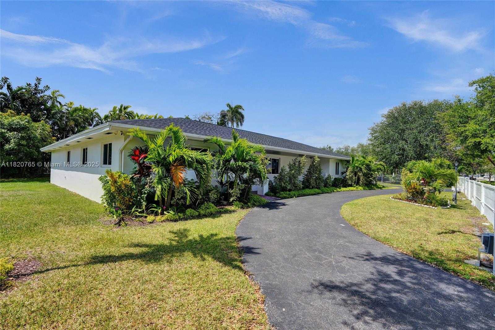Small Image of 7360 SOUTH WEST 120TH ST, Pinecrest Number 31
