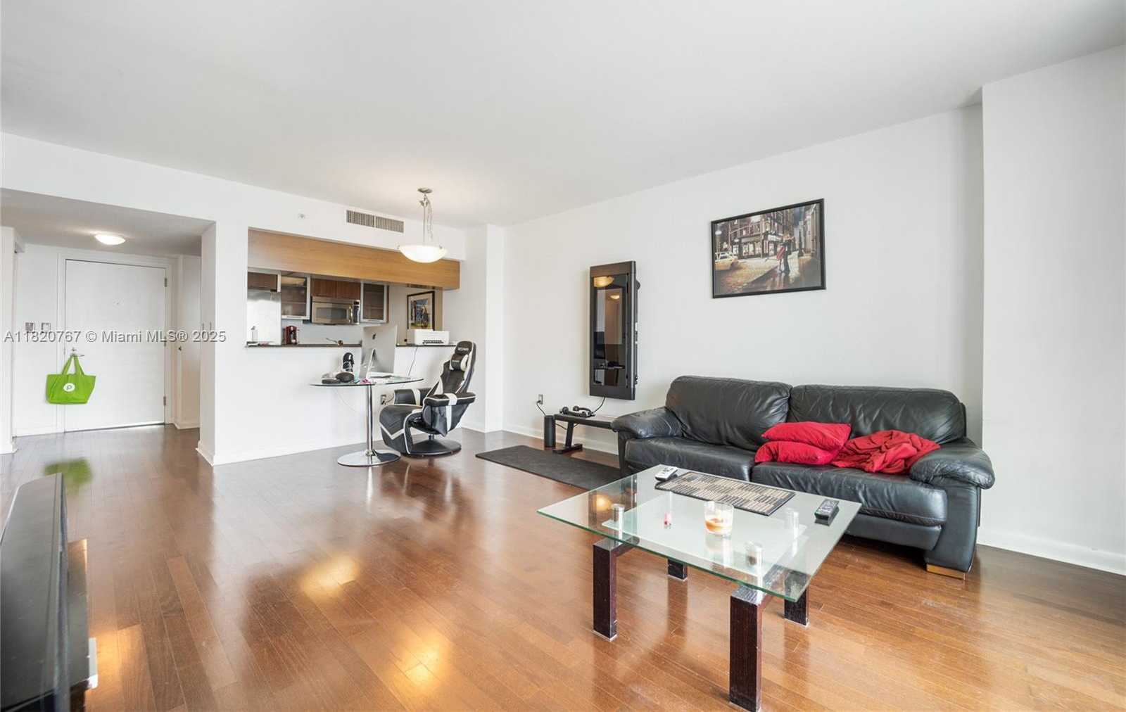 Small Image of 1800 NORTH BAYSHORE DR #3608, Miami Number 2
