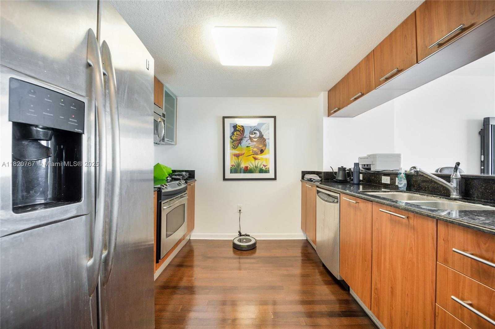 Small Image of 1800 NORTH BAYSHORE DR #3608, Miami Number 4