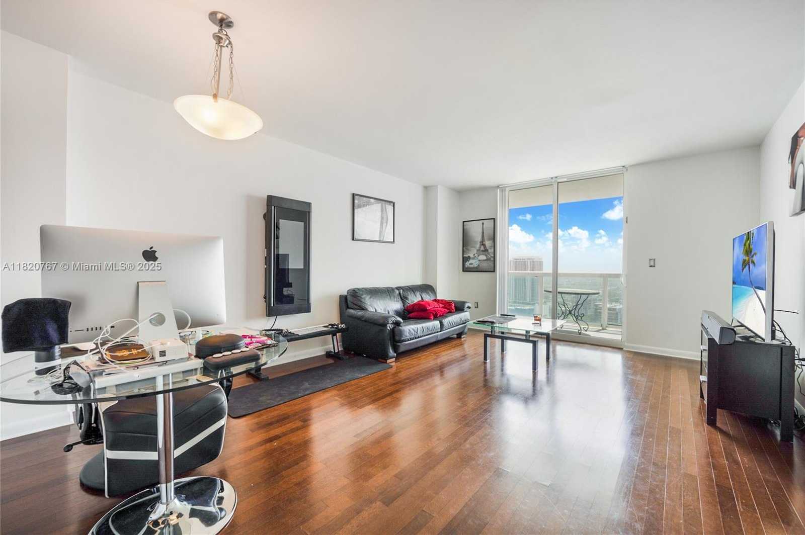 Small Image of 1800 NORTH BAYSHORE DR #3608, Miami Number 5