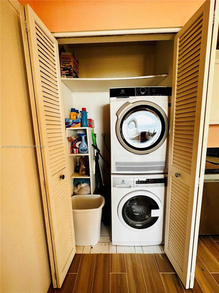 Small Image of 1401 SOUTH OCEAN DR #803, Hollywood Number 16