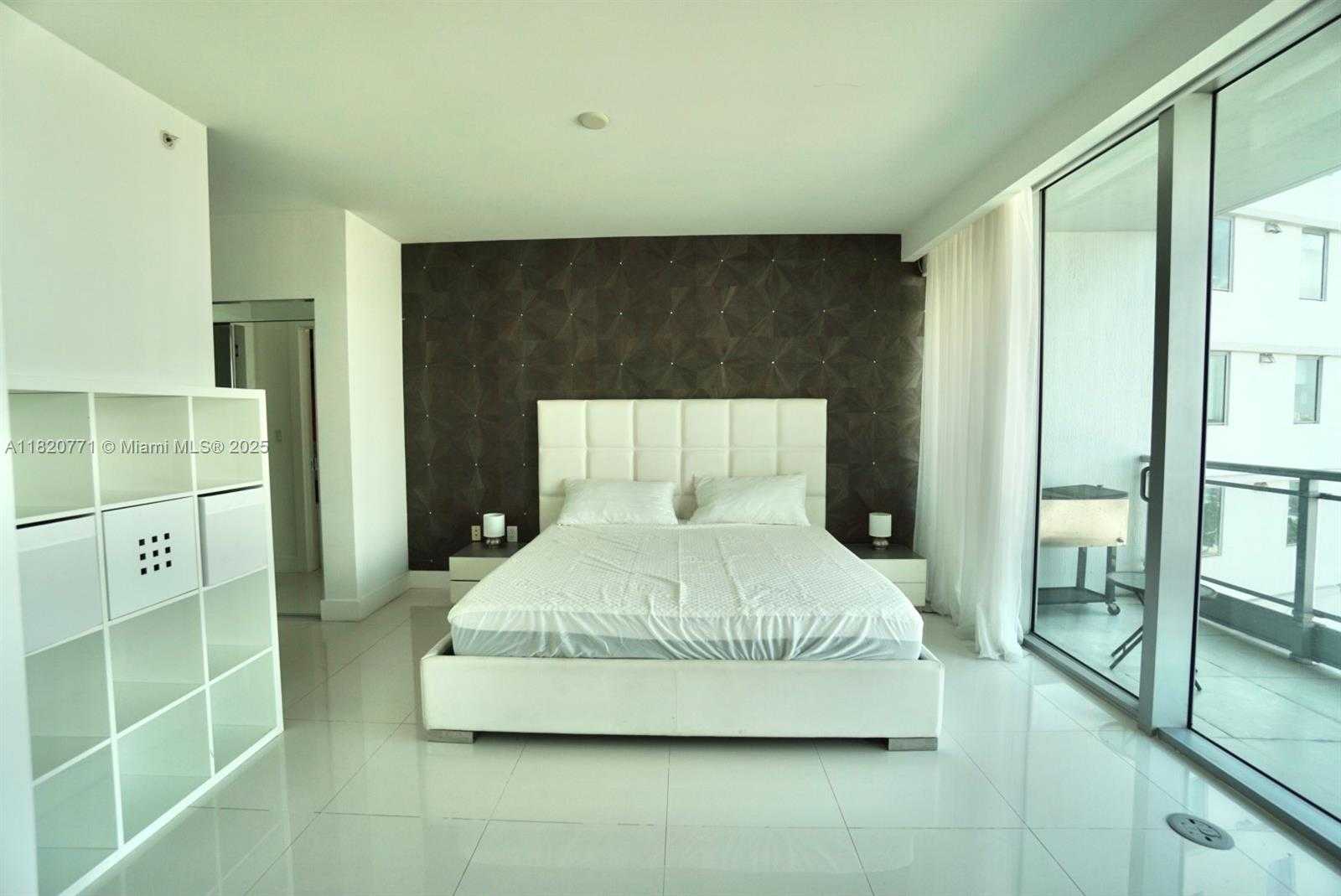 Small Image of 92 SOUTH WEST 3RD ST #1707, Miami Number 13